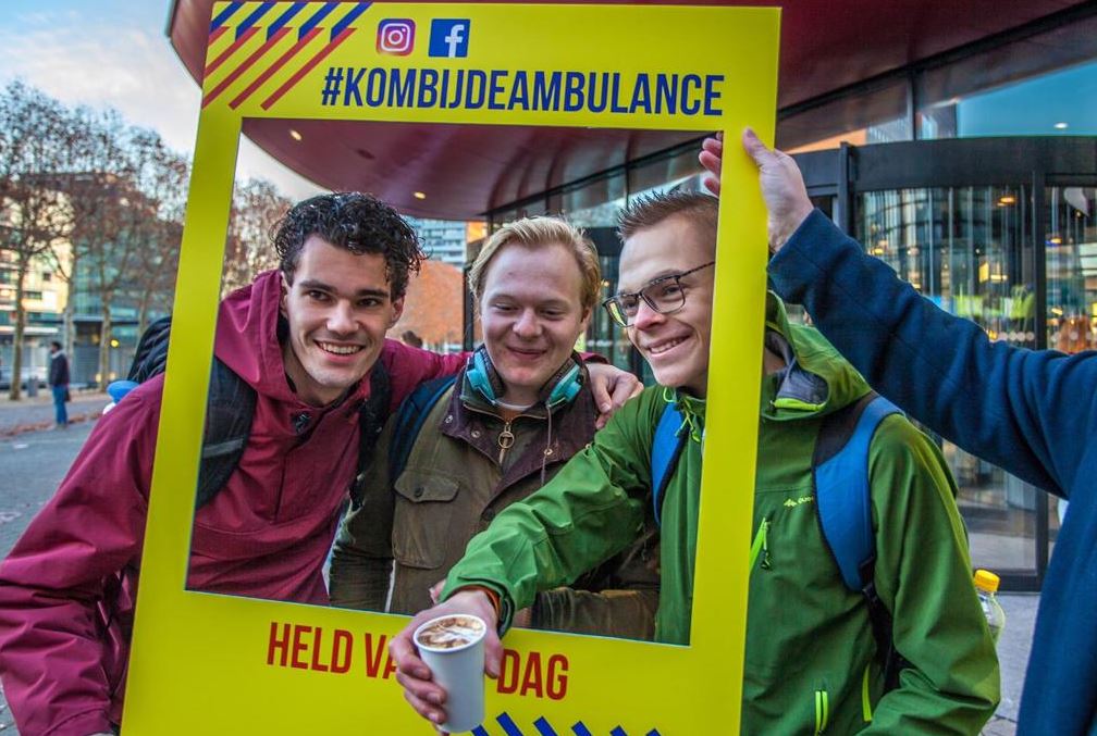 koffie held ambulances