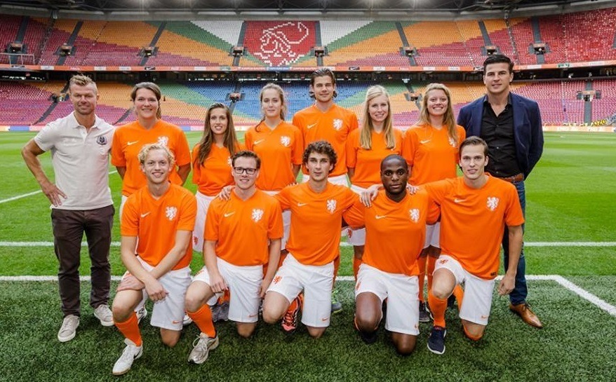 Waarom PwC nieuwe collega’s op het voetbalveld scout