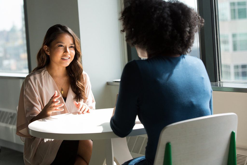 Aan een vrouw wordt in een sollicitatiegesprek nog steeds heel wat meer gevraagd