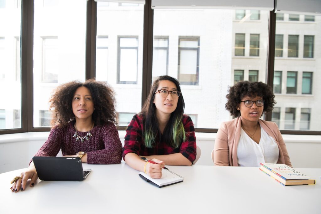 Waarom meer leidinggevende vrouwen zorgen voor een algeheel betere werkervaring