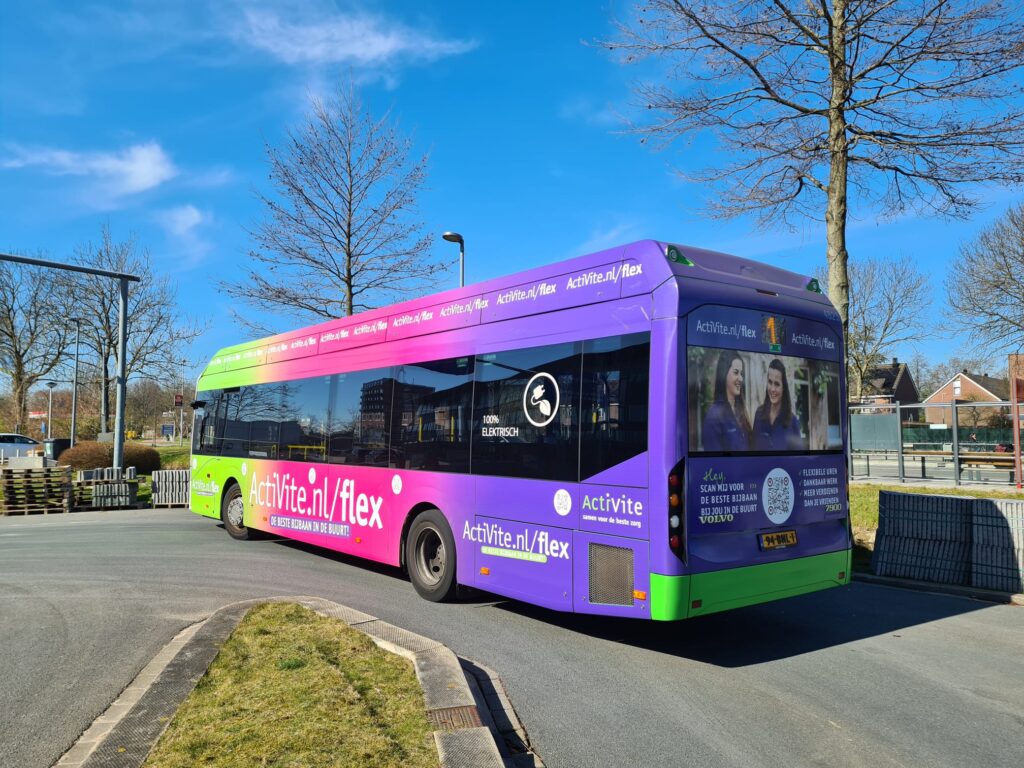 Over de discobus waarmee ActiVite mensen naar de ouderenzorg wist te trekken