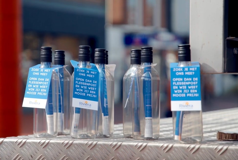 Message in a bottle: over het Friese bedrijf dat versterking zoekt via... flessenpost