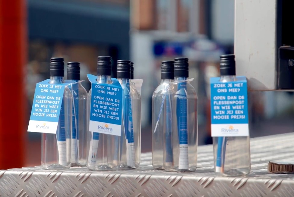 Message in a bottle: over het Friese bedrijf dat versterking zoekt via… flessenpost