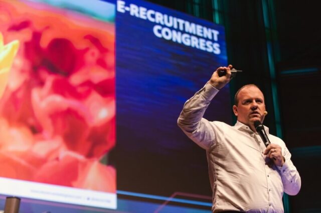 Hoe gaat A.I. de wereld van recruitment op z'n kop zetten? Die vraag stond ook centraal op het recente E-recruitment Congress in Amsterdam.