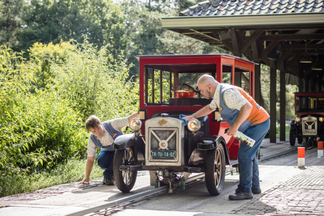 Weinig merken zijn in Nederland zo sterk als de Efteling. Maar als het gaat om employer branding is dat een voordeel én een nadeel, aldus Ursula Pooters. Want hoe laat je zien dat het hier gewoon hard werken is, terwijl je tegelijk de betovering behoudt?