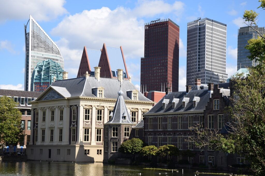 Het Rijk opnieuw favoriete werkgever onder academische studenten en starters