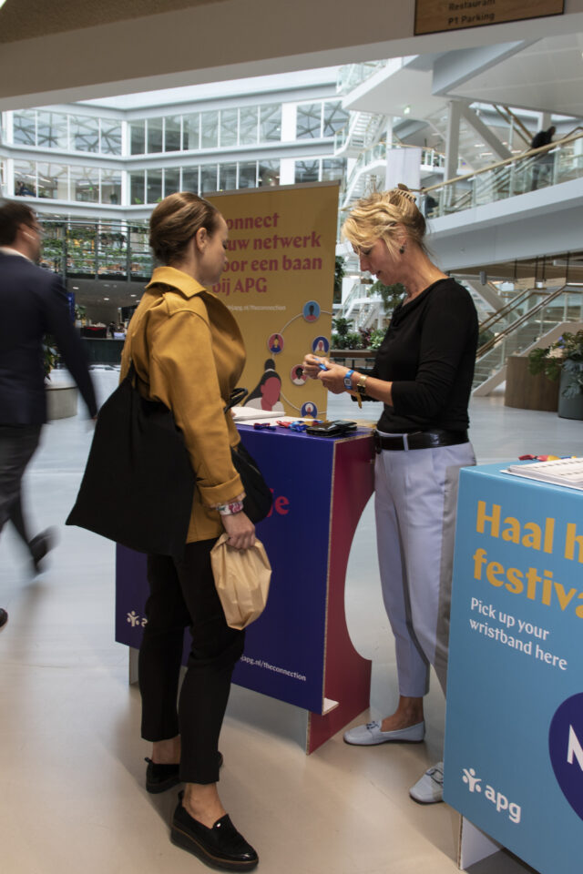 Referral programma The Connection: over het ontsluiten van netwerken, kracht van verbinding. 3.500 APG-collega’s en hun netwerken blijken goud waard! Lees de hele case, ingezonden in de categorie Recruitment voor de Werf& Awards 2025.