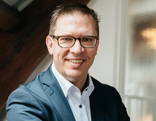 Stop met afwijzen, begin met doorverwijzen. No talent waste. Onder die noemer wil The Talentpool Community een systeem opzetten, waarbij duizenden werkgevers hun afgewezen kandidaten met elkaar kunnen delen. Sandor Lokenberg: 'Bij de silver medallists is nog een wereld te winnen.'