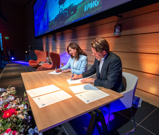 Wat gebeurde er de afgelopen maand in recruitment? Werf& geeft ook dit jaar aan het eind van elke maand een overzicht. Zo pikten we er ook in mei 2025 weer 7 opvallende trends en gebeurtenissen uit. Mét podcast.