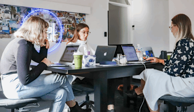 Recruitmenttech belooft doorgaans veel, maar in de praktijk valt het effect toch vaak tegen. Hoe komt dat? En belangrijker: wat is eraan te doen? Begin in elk geval altijd bij je eigen proces, stelt SendtoDeliver. 'De echte vraag is: ben je wel klaar voor tech?'