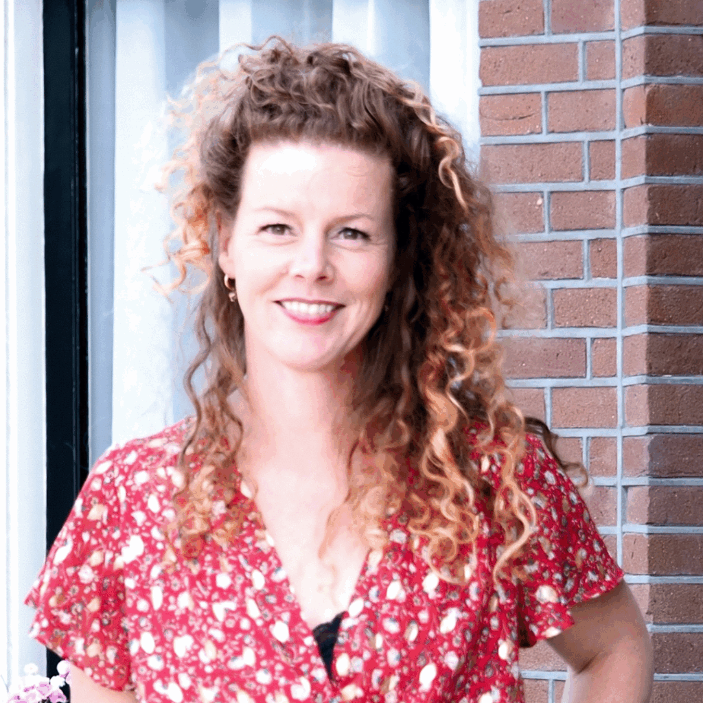 ‘De eerste generatie vrouwen die werkend de overgang doormaakt: dat vraagt een andere kijk’