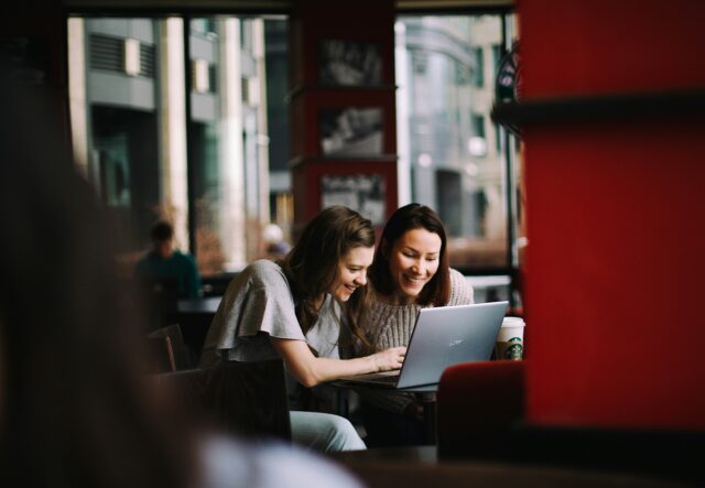 Minder dan een jaar. Zolang duurt het nog voordat officieel de Richtlijn loontransparantie mannen en vrouwen van kracht moet zijn. Hoe groot gaat de impact op recruitment en arbeidsmarktcommunicatie zijn? 'Een absolute gamechanger!'