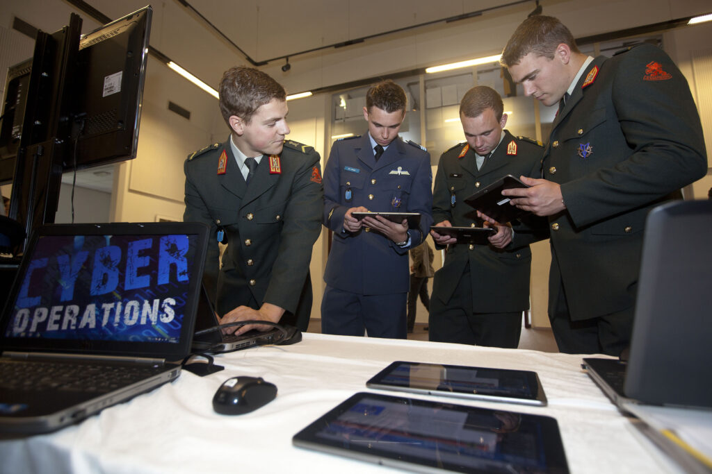 ‘Zakendoen met Defensie en het Rijk? Alleen als je reservisten hebt’