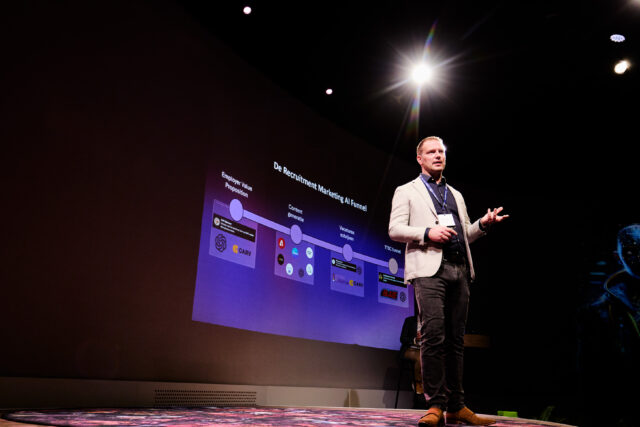 In Hoofddorp vindt het AI & Recruitment Jaarcongres plaats van Werf&. Tijdens het congres wordt gesproken over de toepassing van AI bij personeelswerving.