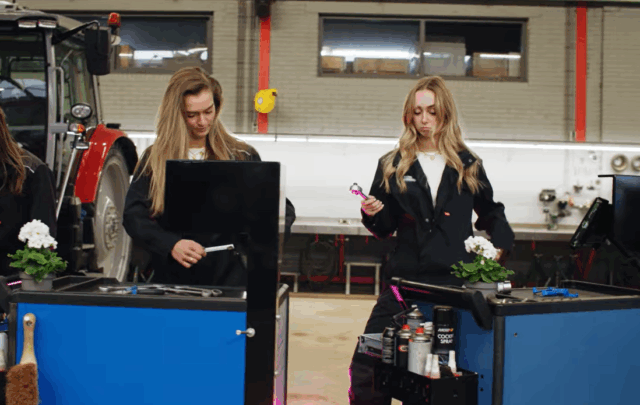 Mooie vrouwen inzetten in een arbeidsmarktcampagne voor monteurs? Het doet misschien wat outdated en seksistisch aan, maar bij mechanisatiebedrijf Hollands Noordkop zagen ze er toch de lol wel van in. Hoe pakte dat in die campagne uiteindelijk uit?