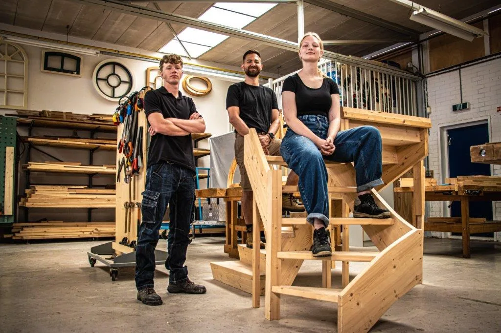 ‘Hout is goud’: hoe de houtsector de jeugd aan het timmeren wil krijgen